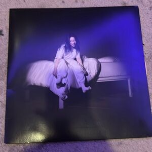 Billie eilish album : when we all fall asl
 Where do we go?
On vynl